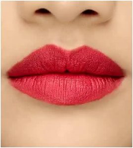 Tom Ford Cherry Lush có mùi hương vani nhẹ