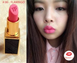 Son Tom Ford Flamingo trên môi có mùi vani dịu nhẹ!